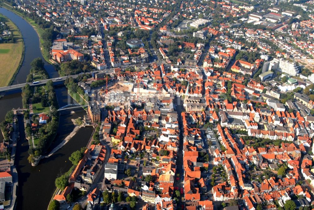 Luftbild Hameln - Baustelle zum Neubau des Gebäudekomplexes des Einkaufszentrum Stadt-Galerie Hameln in Hameln im Bundesland Niedersachsen, Deutschland