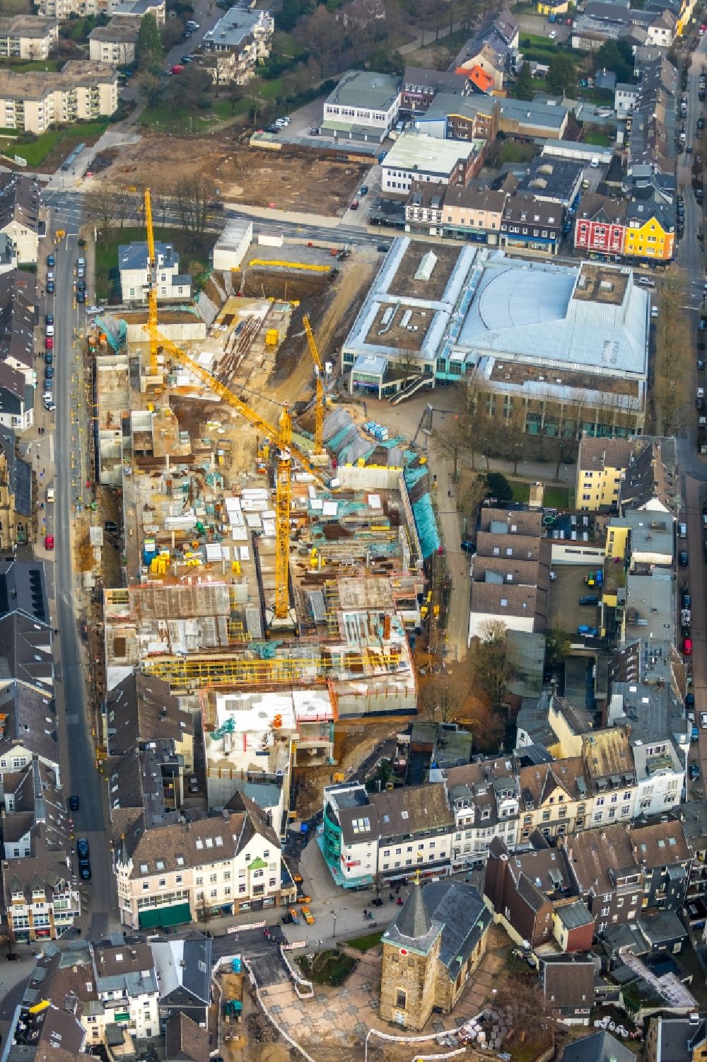 Velbert von oben - Baustelle zum Neubau des Gebäudekomplexes des Einkaufszentrum „ Stadtgalerie Velbert “ in Velbert im Bundesland Nordrhein-Westfalen, Deutschland