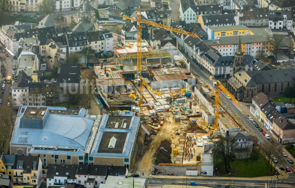 Velbert von oben - Baustelle zum Neubau des Gebäudekomplexes des Einkaufszentrum „ Stadtgalerie Velbert “ in Velbert im Bundesland Nordrhein-Westfalen, Deutschland