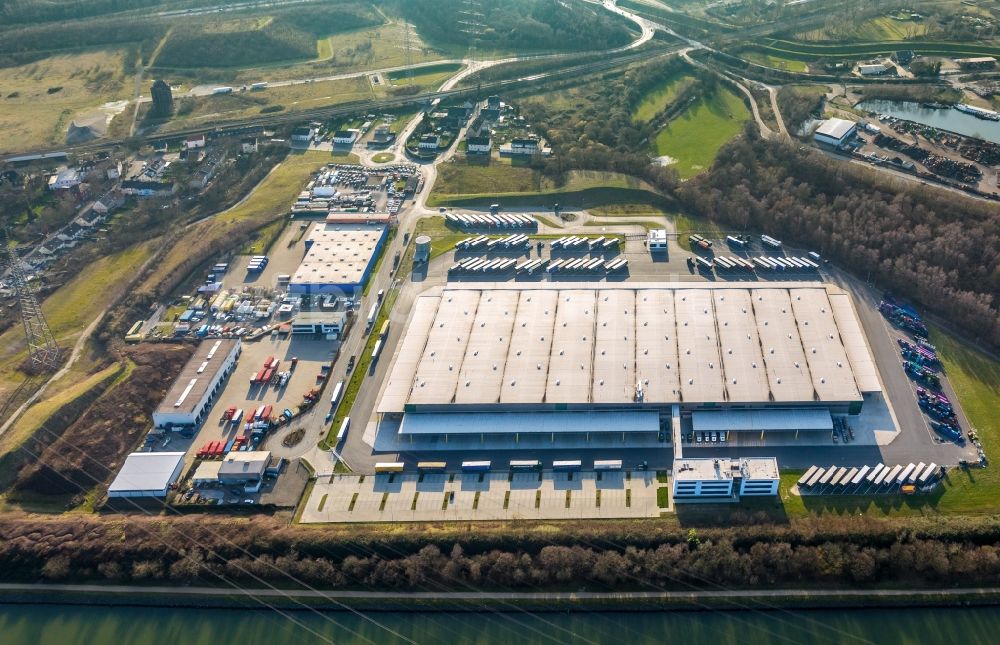 Herne von oben - Baustelle zum Neubau eines Gebäudekomplexes auf dem Gelände des „ Duvenbeck Logistikzentrum Grimberg “ in Herne im Bundesland Nordrhein-Westfalen