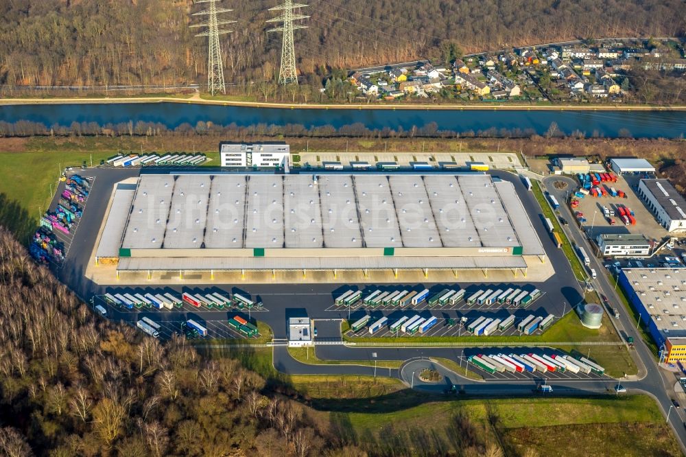 Herne von oben - Baustelle zum Neubau eines Gebäudekomplexes auf dem Gelände des „ Duvenbeck Logistikzentrum Grimberg “ in Herne im Bundesland Nordrhein-Westfalen