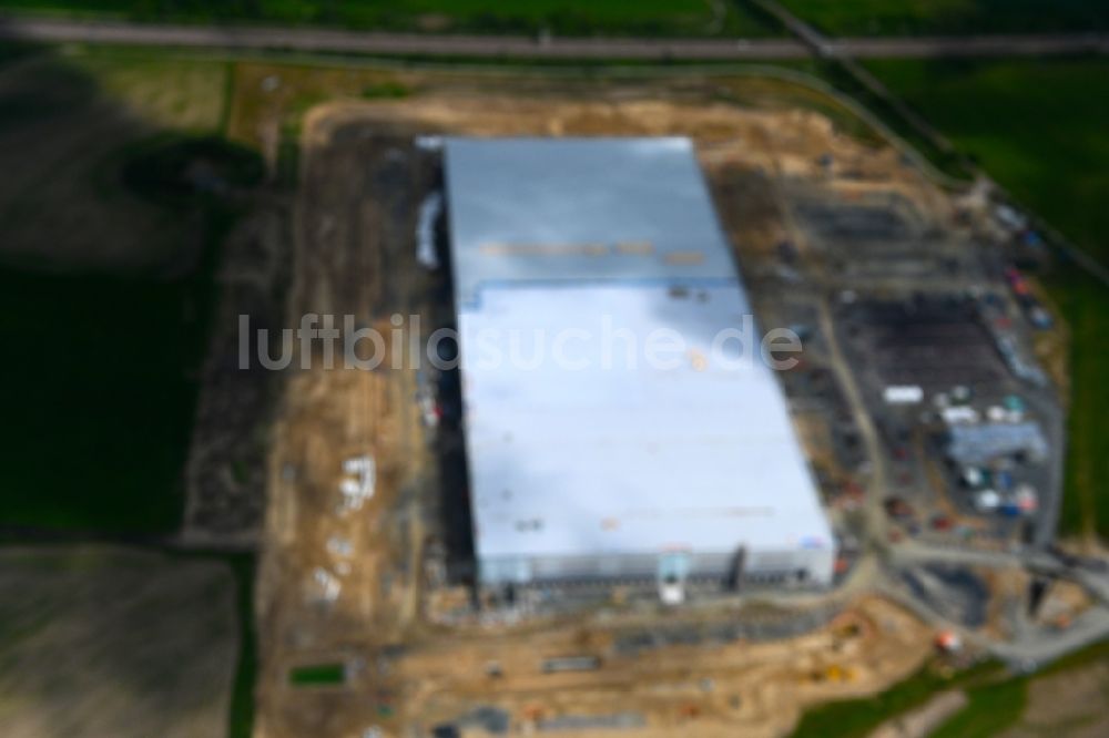 Dummerstorf von oben - Baustelle zum Neubau eines Gebäudekomplexes auf dem Gelände des Logistikzentrums Amazon in Dummerstorf im Bundesland Mecklenburg-Vorpommern, Deutschland