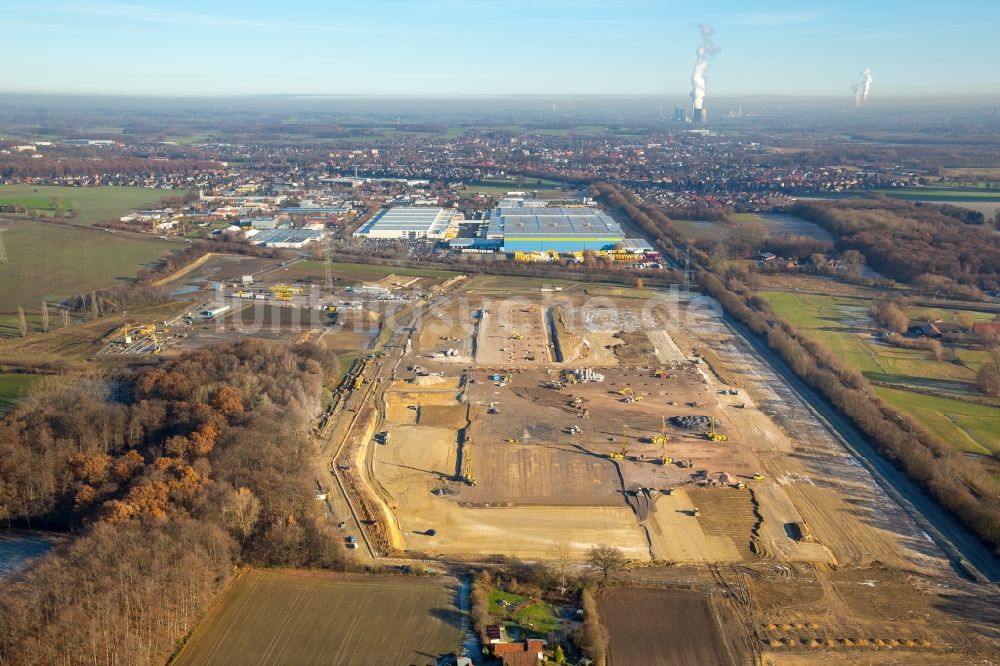 Werne von oben - Baustelle zum Neubau eines Gebäudekomplexes auf dem Gelände des Logistikzentrums Amazon Logistik im Ortsteil Lenklar in Werne im Bundesland Nordrhein-Westfalen