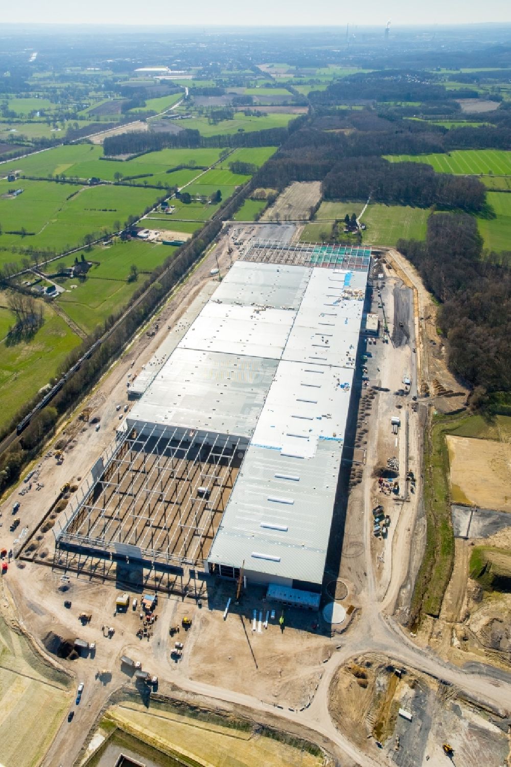 Werne aus der Vogelperspektive: Baustelle zum Neubau eines Gebäudekomplexes auf dem Gelände des Logistikzentrums Amazon Logistik im Ortsteil Lenklar in Werne im Bundesland Nordrhein-Westfalen