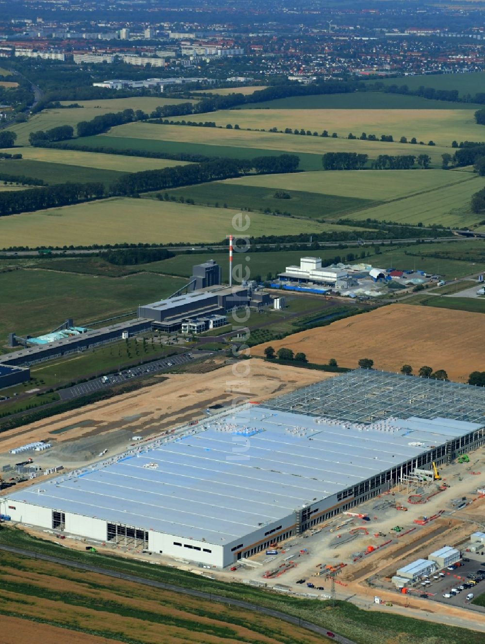 Luftaufnahme Sülzetal - Baustelle zum Neubau eines Gebäudekomplexes auf dem Gelände des Logistikzentrums AMAZON in Sülzetal im Bundesland Sachsen-Anhalt, Deutschland