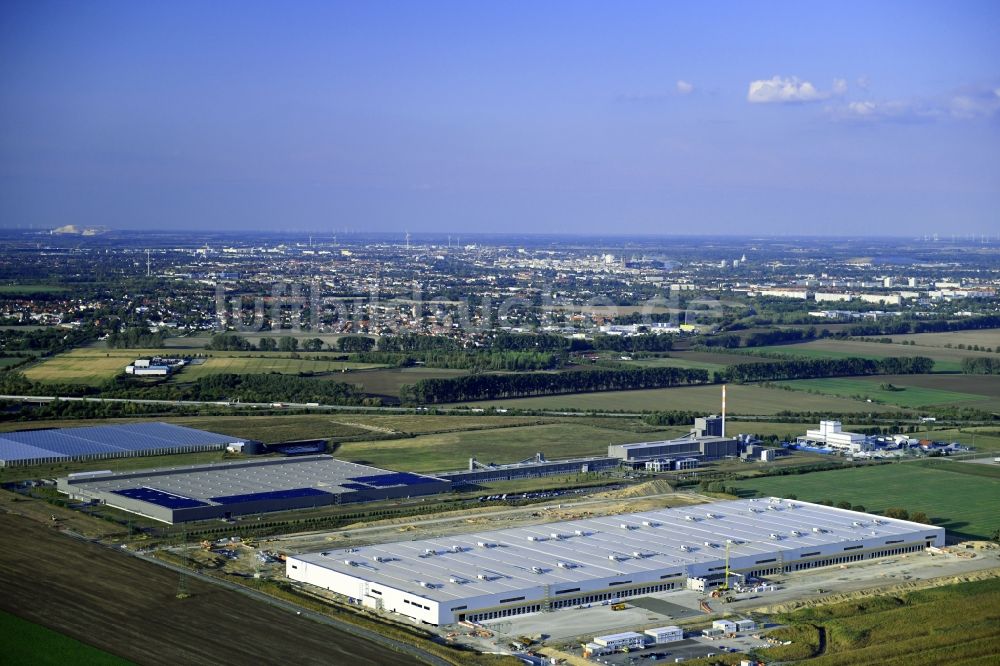 Sülzetal von oben - Baustelle zum Neubau eines Gebäudekomplexes auf dem Gelände des Logistikzentrums AMAZON in Sülzetal im Bundesland Sachsen-Anhalt, Deutschland