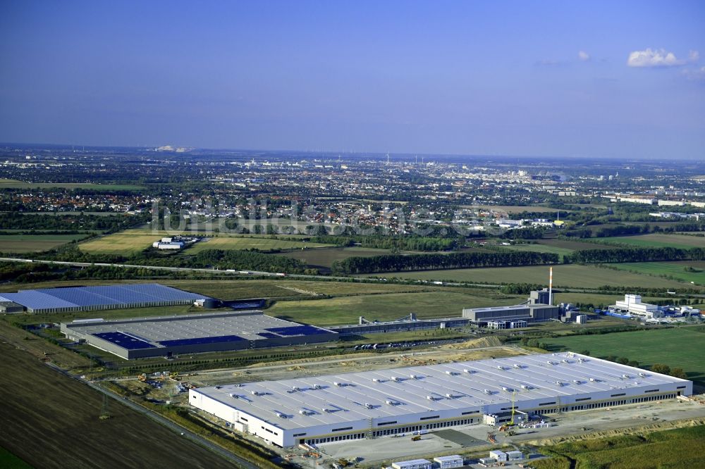 Sülzetal aus der Vogelperspektive: Baustelle zum Neubau eines Gebäudekomplexes auf dem Gelände des Logistikzentrums AMAZON in Sülzetal im Bundesland Sachsen-Anhalt, Deutschland