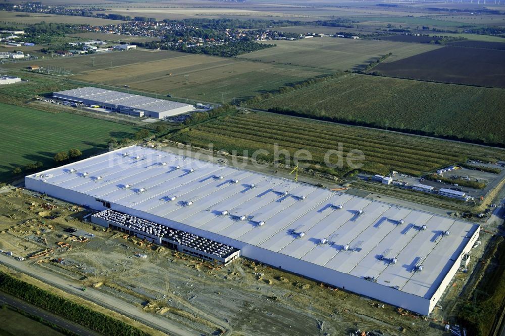 Luftaufnahme Sülzetal - Baustelle zum Neubau eines Gebäudekomplexes auf dem Gelände des Logistikzentrums AMAZON in Sülzetal im Bundesland Sachsen-Anhalt, Deutschland