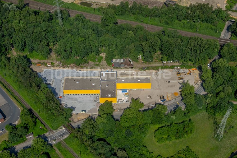 Gelsenkirchen von oben - Baustelle zum Neubau eines Gebäudekomplexes auf dem Gelände des Logistikzentrums der Deutsche Post AG an der Ostpreußenstraße in Gelsenkirchen im Bundesland Nordrhein-Westfalen, Deutschland