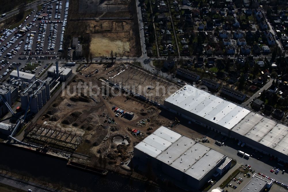 Luftaufnahme Berlin - Baustelle zum Neubau eines Gebäudekomplexes auf dem Gelände des Logistikzentrums der DIBAG Industriebau AG an der Kanalstraße im Ortsteil Rudow in Berlin