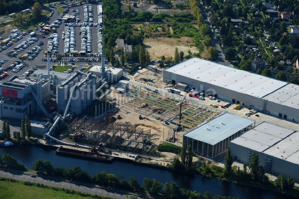 Luftaufnahme Berlin - Baustelle zum Neubau eines Gebäudekomplexes auf dem Gelände des Logistikzentrums der DIBAG Industriebau AG an der Kanalstraße im Ortsteil Rudow in Berlin