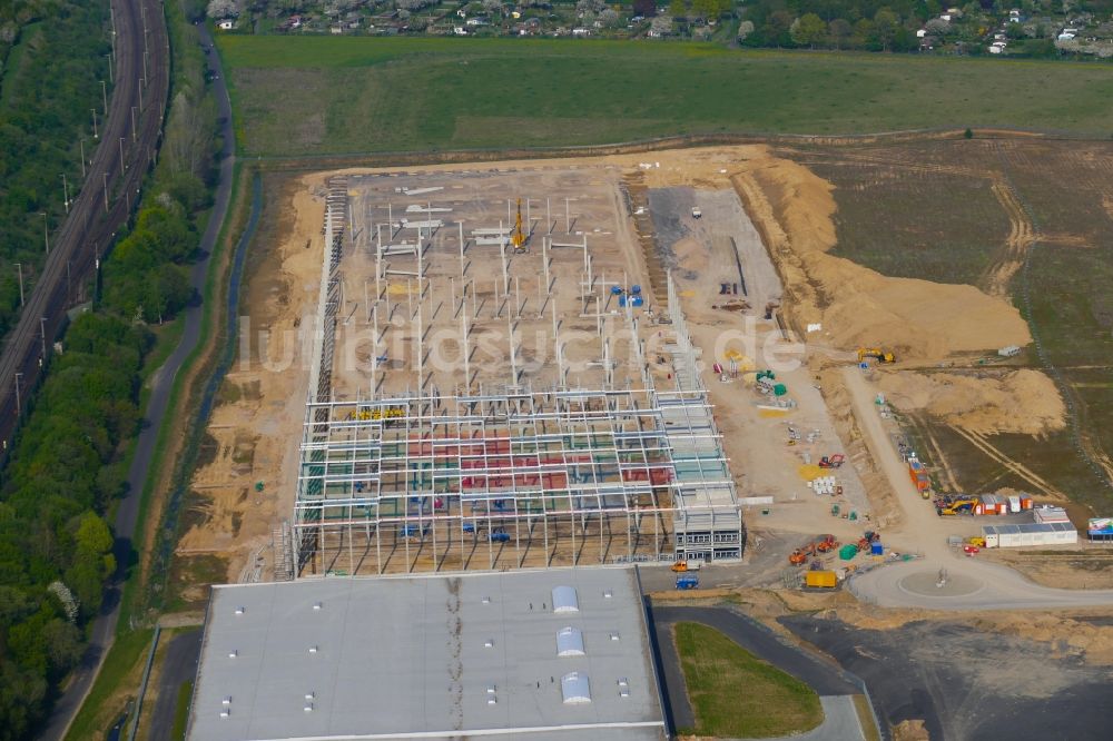 Göttingen aus der Vogelperspektive: Baustelle zum Neubau eines Gebäudekomplexes auf dem Gelände des Logistikzentrums DISTRIBO in Göttingen im Bundesland Niedersachsen, Deutschland