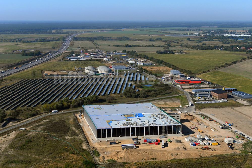 Vehlefanz von oben - Baustelle zum Neubau eines Gebäudekomplexes auf dem Gelände des Logistikzentrums Im Gewerbepark im Ortsteil Vehlefanz in Oberkrämer im Bundesland Brandenburg, Deutschland