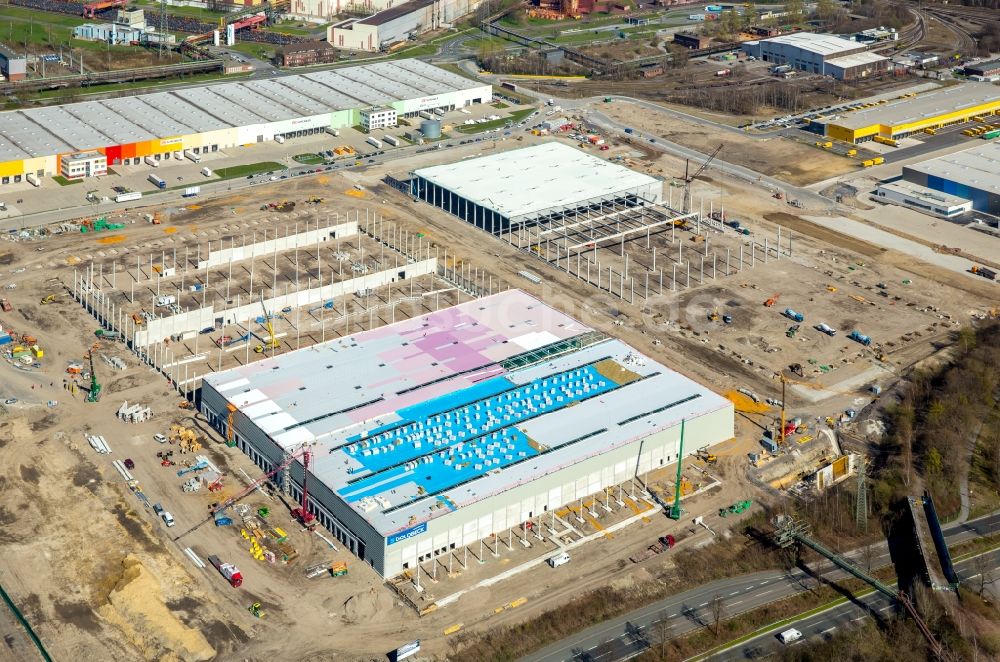 Dortmund von oben - Baustelle zum Neubau eines Gebäudekomplexes auf dem Gelände des Logistikzentrums des Internethändlers Amazon im Ortsteil Innenstadt-Nord in Dortmund im Bundesland Nordrhein-Westfalen