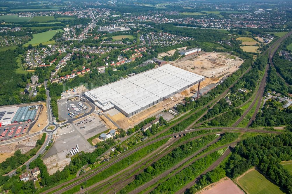 Luftaufnahme Bochum - Baustelle zum Neubau eines Gebäudekomplexes auf dem Gelände des Logistikzentrums für die Logistikzentrums für die dm-drogerie markt GmbH + Co. KG in Bochum im Bundesland Nordrhein-Westfalen