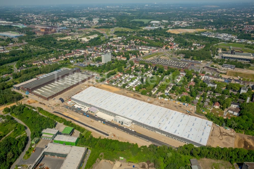 Bochum aus der Vogelperspektive: Baustelle zum Neubau eines Gebäudekomplexes auf dem Gelände des Logistikzentrums für die Logistikzentrums für die dm-drogerie markt GmbH + Co. KG in Bochum im Bundesland Nordrhein-Westfalen