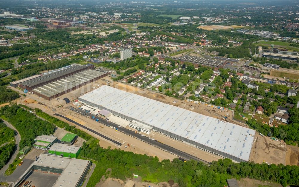 Luftbild Bochum - Baustelle zum Neubau eines Gebäudekomplexes auf dem Gelände des Logistikzentrums für die Logistikzentrums für die dm-drogerie markt GmbH + Co. KG in Bochum im Bundesland Nordrhein-Westfalen