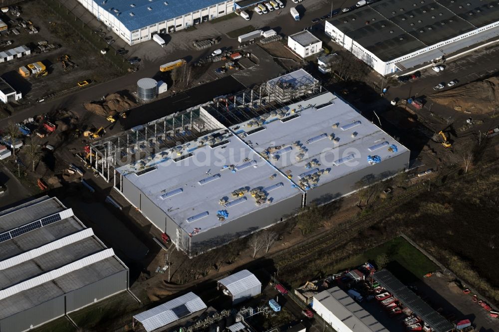 Hoppegarten von oben - Baustelle zum Neubau eines Gebäudekomplexes auf dem Gelände des Logistikzentrums der Rhenus Home Delivery GmbH im Ortsteil Dahlwitz-Hoppegarten in Hoppegarten im Bundesland Brandenburg, Deutschland