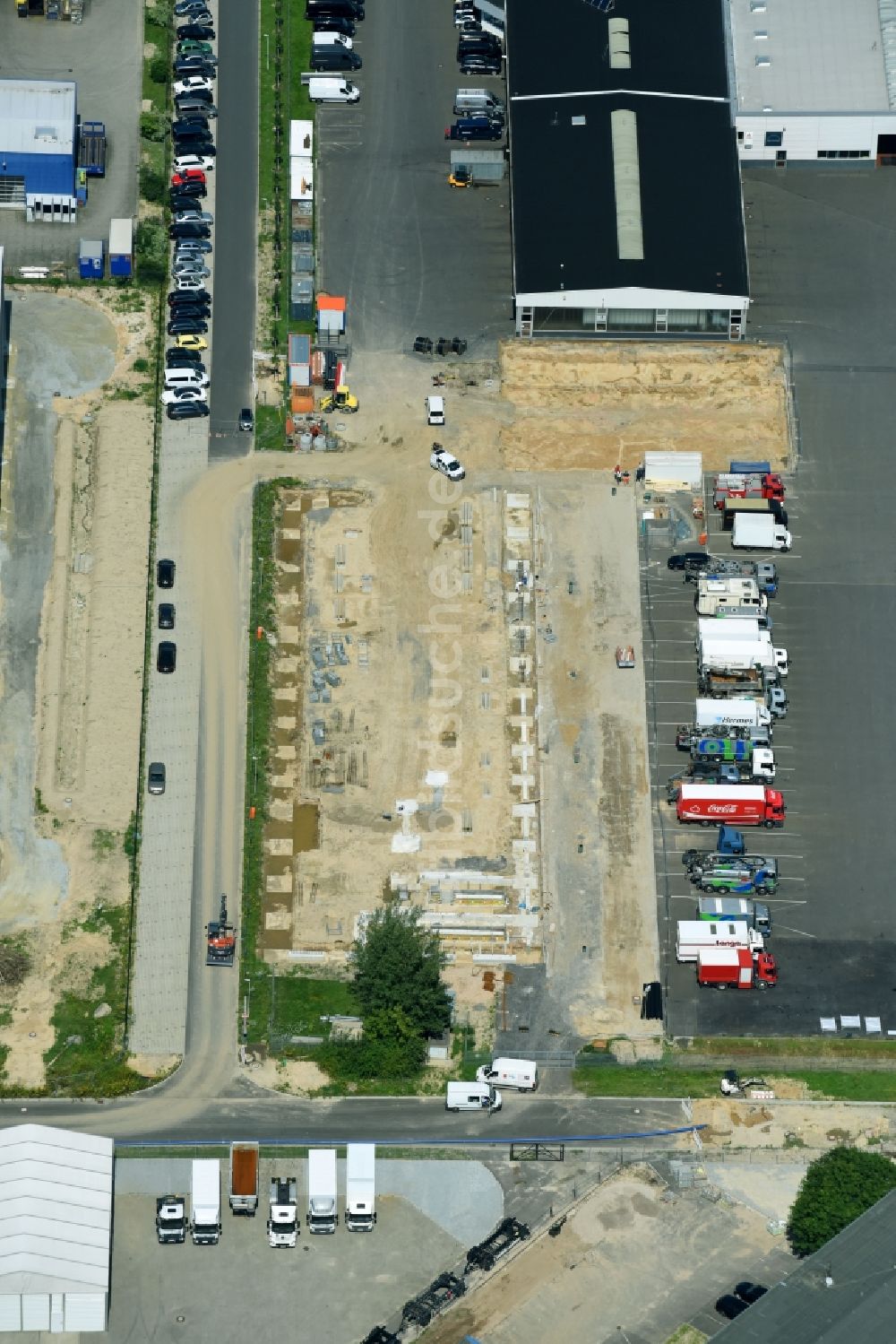 Luftbild Hoppegarten - Baustelle zum Neubau eines Gebäudekomplexes auf dem Gelände des Logistikzentrums der Rhenus Home Delivery GmbH im Ortsteil Dahlwitz-Hoppegarten in Hoppegarten im Bundesland Brandenburg, Deutschland