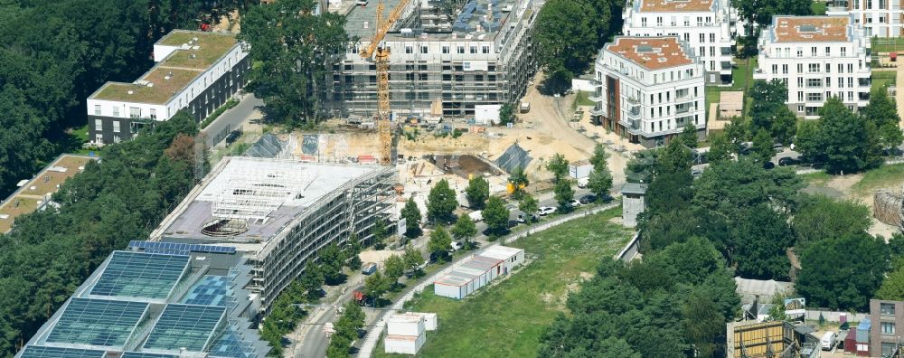 Luftaufnahme Potsdam - Baustelle zum Neubau eines Gebäudekomplexes der Hochschule Filmuniversität Babelsberg KONRAD WOLF an der Marlene-Dietrich-Allee im Ortsteil Babelsberg in Potsdam im Bundesland Brandenburg, Deutschland