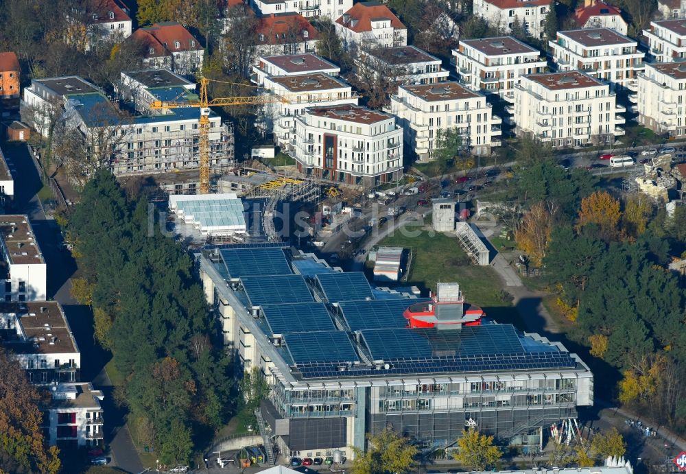 Luftbild Potsdam - Baustelle zum Neubau eines Gebäudekomplexes der Hochschule Filmuniversität Babelsberg KONRAD WOLF an der Marlene-Dietrich-Allee im Ortsteil Babelsberg in Potsdam im Bundesland Brandenburg, Deutschland