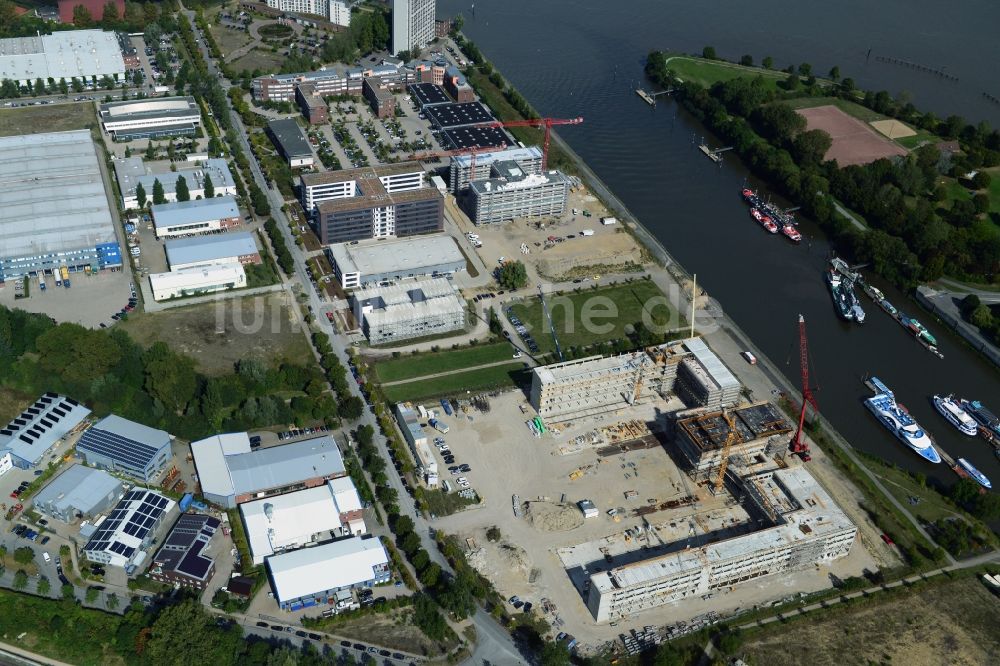 Hamburg von oben - Baustelle zum Neubau des Gebäudekomplexes ZAL TechCenter in Hamburg Finkenwerder