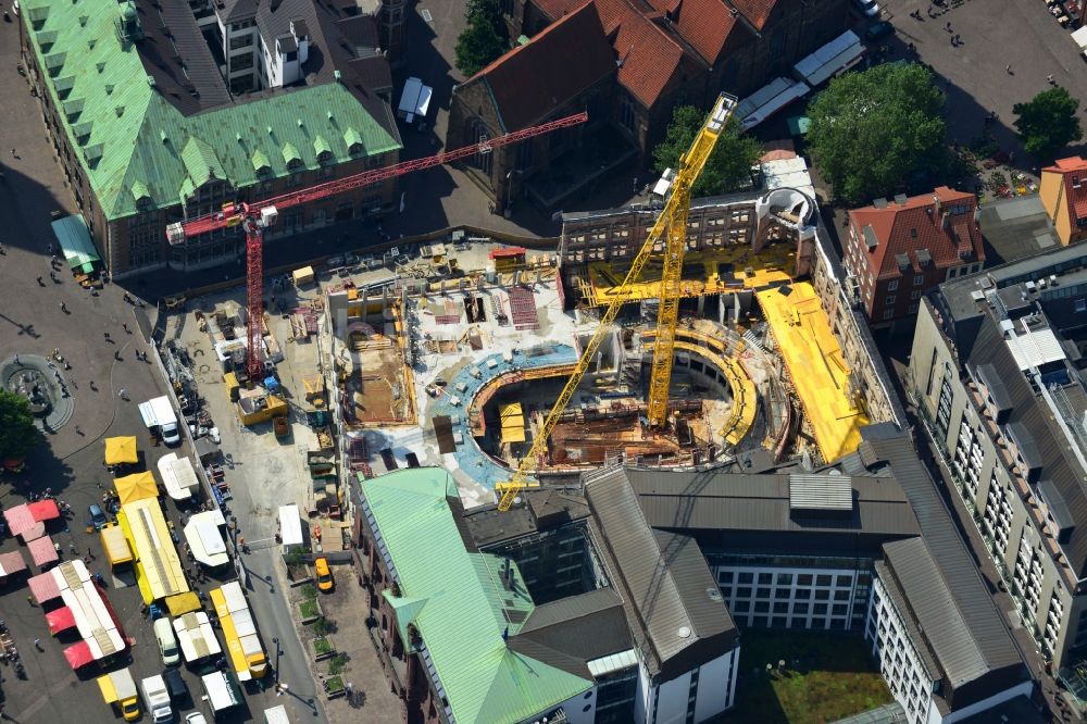 Bremen aus der Vogelperspektive: Baustelle zum Neubau des Gebäudes der Bremer Landesbank am Rathaus und Dom zu Bremen