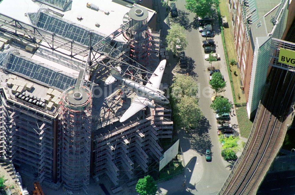 Luftbild Berlin Kreuzberg - Baustelle zum Neubau des Gebäudes des Museum für Verkehr und Technik am Halleschen Ufer an der Trebbiner Straße in Friedrichshain-Kreuzberg von Berlin