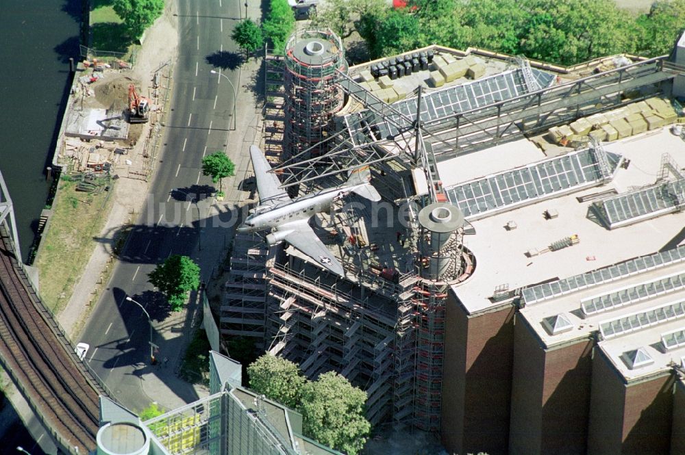 Berlin Kreuzberg von oben - Baustelle zum Neubau des Gebäudes des Museum für Verkehr und Technik am Halleschen Ufer an der Trebbiner Straße in Friedrichshain-Kreuzberg von Berlin