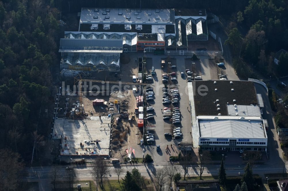 Luftbild Hohen Neuendorf - Baustelle zum Neubau am Gelände des Einkaufszentrum am ehemaligen OBI - Baumarkt an der Schönfließer Straße in Hohen Neuendorf im Bundesland Brandenburg