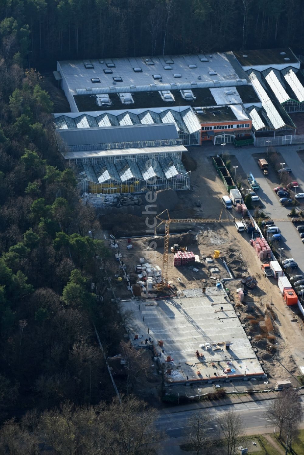 Hohen Neuendorf von oben - Baustelle zum Neubau am Gelände des Einkaufszentrum am ehemaligen OBI - Baumarkt an der Schönfließer Straße in Hohen Neuendorf im Bundesland Brandenburg