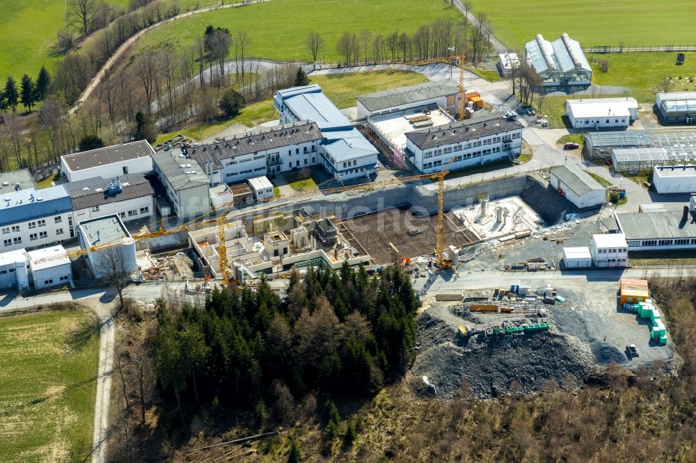 Schmallenberg von oben - Baustelle zum Neubau auf dem Gelände des Fraunhofer-Institut für Molekularbiologie und Angewandte Ökologie in Schmallenberg im Bundesland Nordrhein-Westfalen, Deutschland