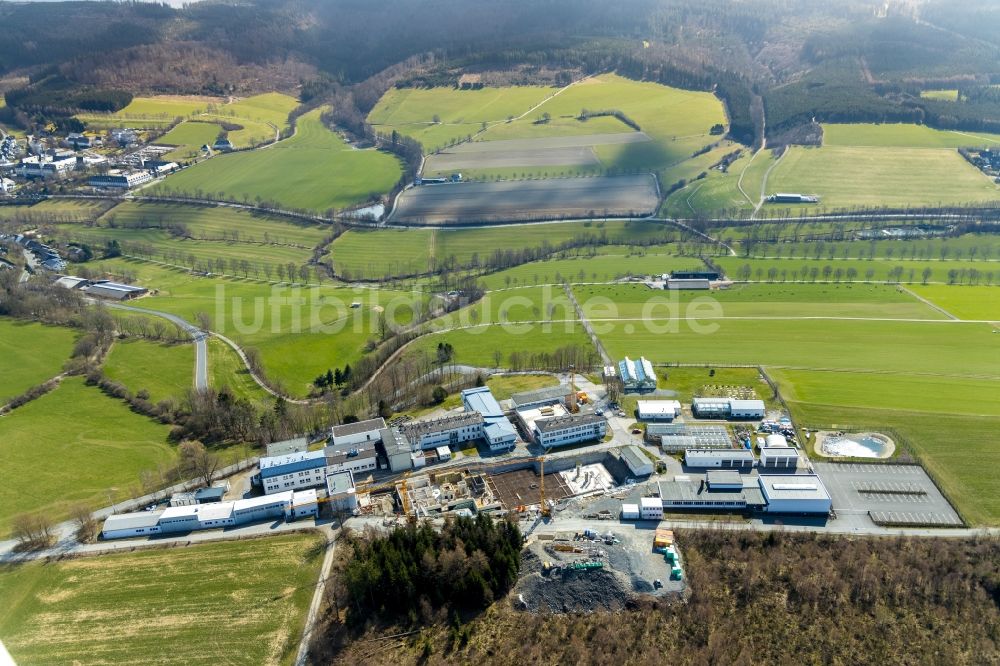 Schmallenberg aus der Vogelperspektive: Baustelle zum Neubau auf dem Gelände des Fraunhofer-Institut für Molekularbiologie und Angewandte Ökologie in Schmallenberg im Bundesland Nordrhein-Westfalen, Deutschland