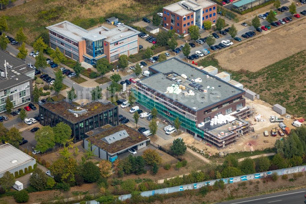 Luftaufnahme Gelsenkirchen - Baustelle zum Neubau eines Gesundheitszentrum und Ärztehauses der Janßen Grundstücksgesellschaft mbH an der Ludwig-Erhard-Straße in Gelsenkirchen im Bundesland Nordrhein-Westfalen, Deutschland