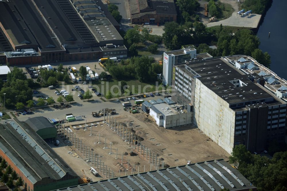 Berlin aus der Vogelperspektive: Baustelle zum Neubau Gewerbe- und Logstikpark Dock 100 der BEOS AG in Berlin