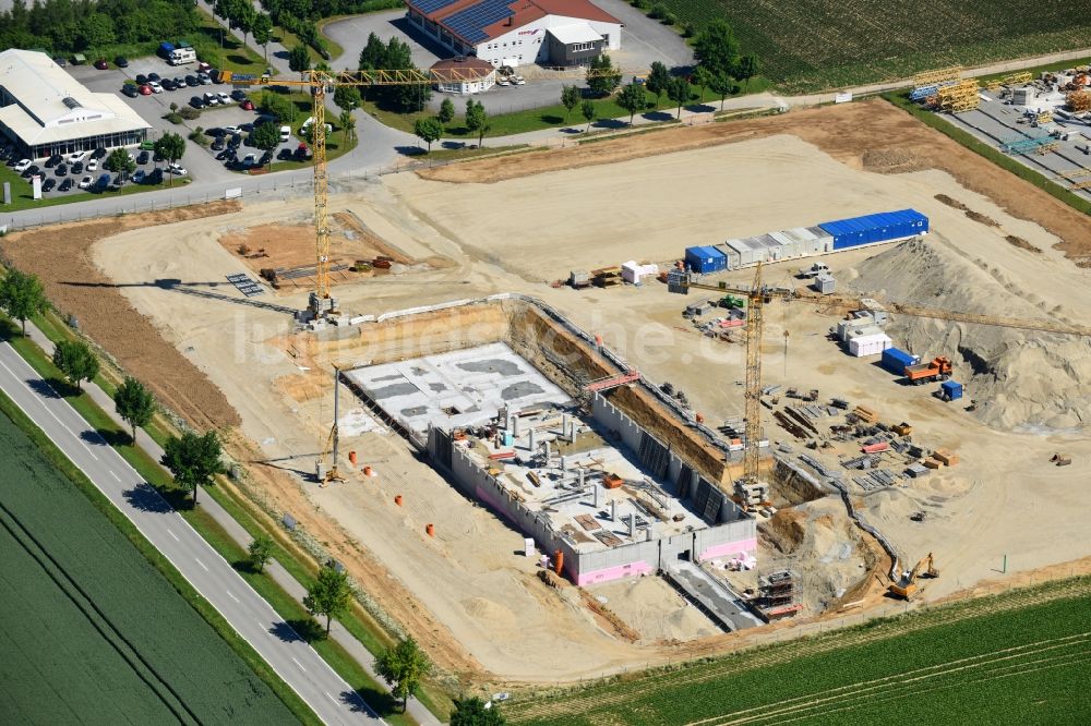 Plattling aus der Vogelperspektive: Baustelle zum Neubau der GOLDSTEIG Käsereien Bayerwald GmbH im Ortsteil Stephansposching in Plattling im Bundesland Bayern, Deutschland