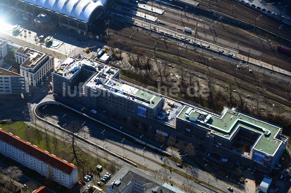 Dresden von oben - Baustelle zum Neubau eines Großprojekts mit einem Hotel, einem Einkaufsmarkt und einem Büro- und Geschäftshaus an der Ammonstraße in Dresden im Bundesland Sachsen, Deutschland