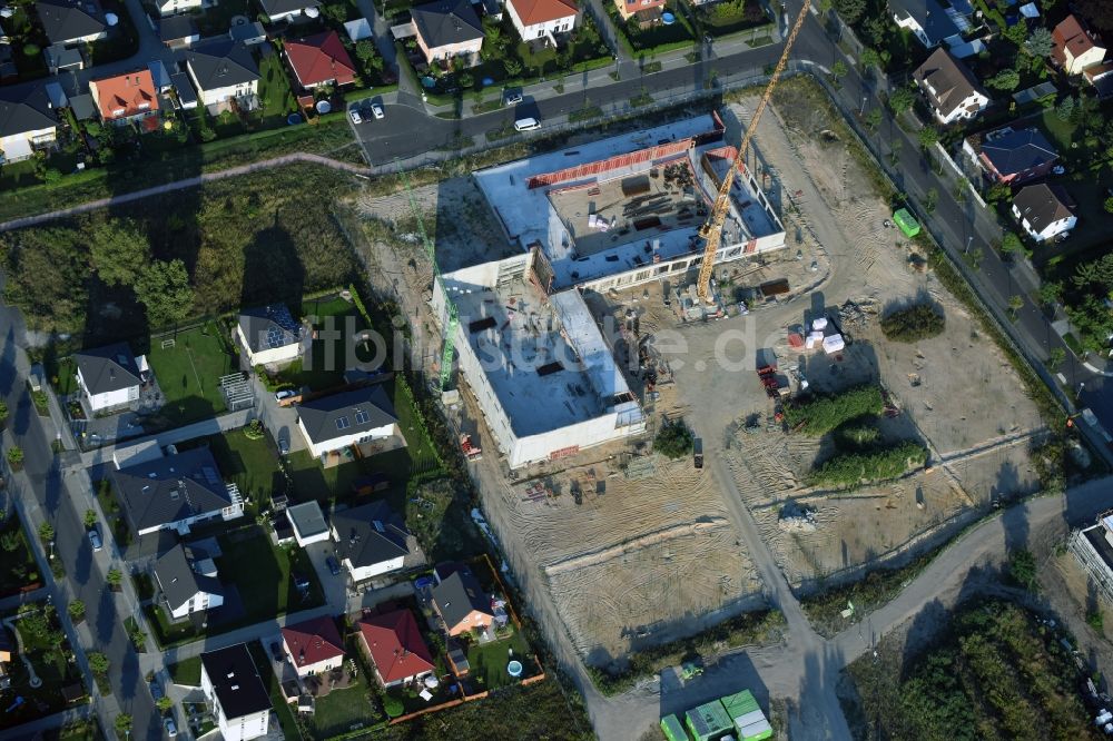 Luftaufnahme Berlin - Baustelle zum Neubau einer Grundschule am Habichtshorst im Stadtteil Biesdorf im Bezirk Marzahn-Hellersdorf in Berlin