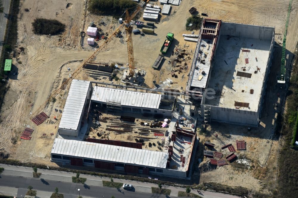 Berlin aus der Vogelperspektive: Baustelle zum Neubau einer Grundschule am Habichtshorst im Stadtteil Biesdorf im Bezirk Marzahn-Hellersdorf in Berlin