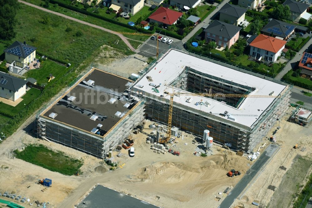 Luftbild Berlin - Baustelle zum Neubau einer Grundschule am Habichtshorst im Stadtteil Biesdorf im Bezirk Marzahn-Hellersdorf in Berlin