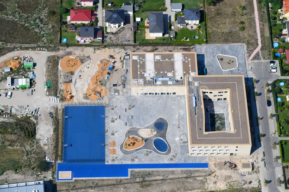 Berlin von oben - Baustelle zum Neubau einer Grundschule am Habichtshorst im Stadtteil Biesdorf im Bezirk Marzahn-Hellersdorf in Berlin