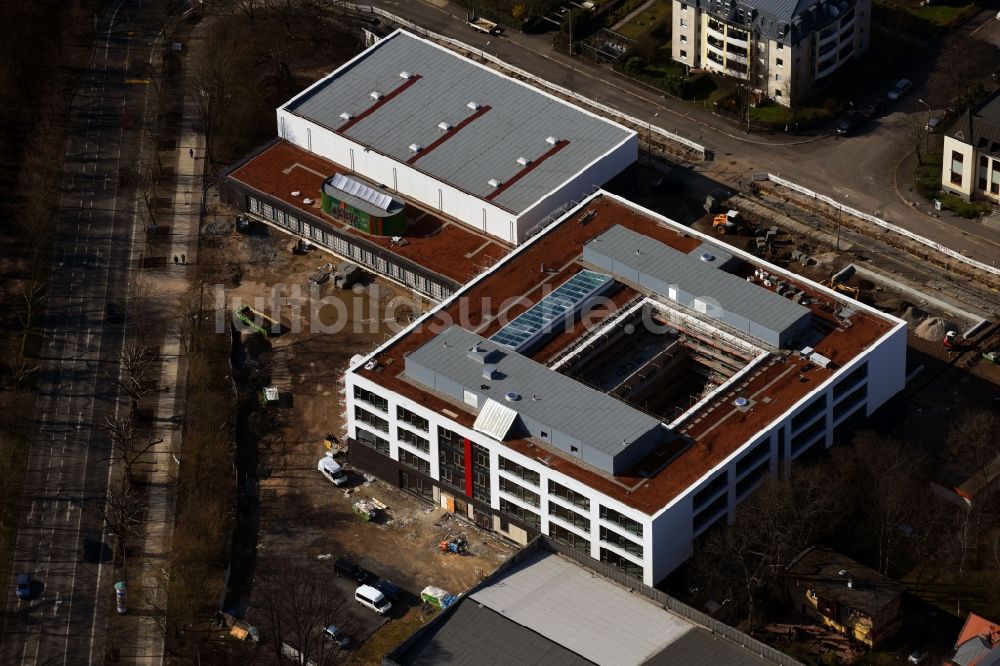 Leipzig aus der Vogelperspektive: Baustelle zum Neubau Gymnasium Telemannstraße in Leipzig im Bundesland Sachsen