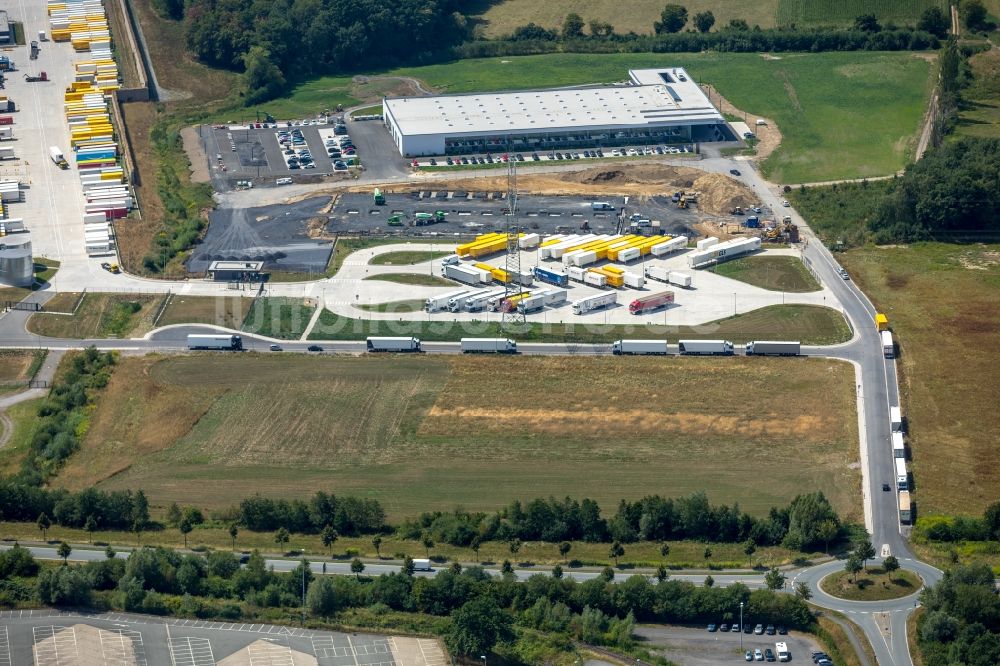 Werne von oben - Baustelle zum Neubau einer Halle an der Raiffeisenstraße in Werne im Bundesland Nordrhein-Westfalen, Deutschland