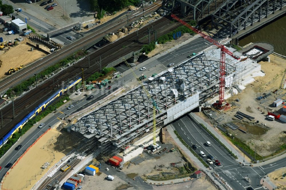 Hamburg von oben - Baustelle zum Neubau der Haltestelle Elbbrücken der U-Bahnlinie 4 in Hamburg, Deutschland