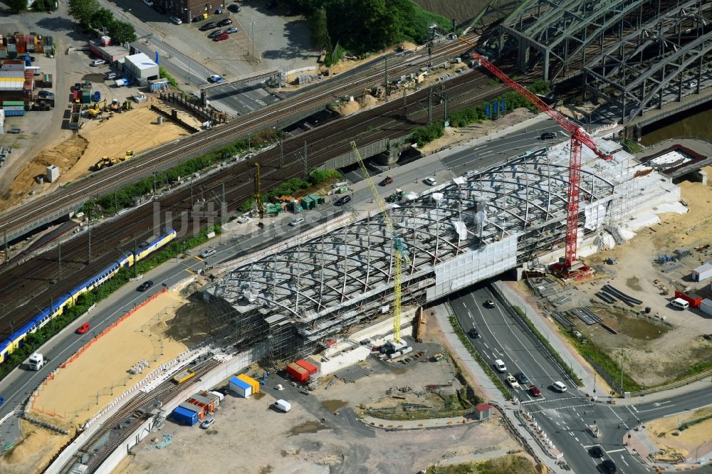 Hamburg aus der Vogelperspektive: Baustelle zum Neubau der Haltestelle Elbbrücken der U-Bahnlinie 4 in Hamburg, Deutschland