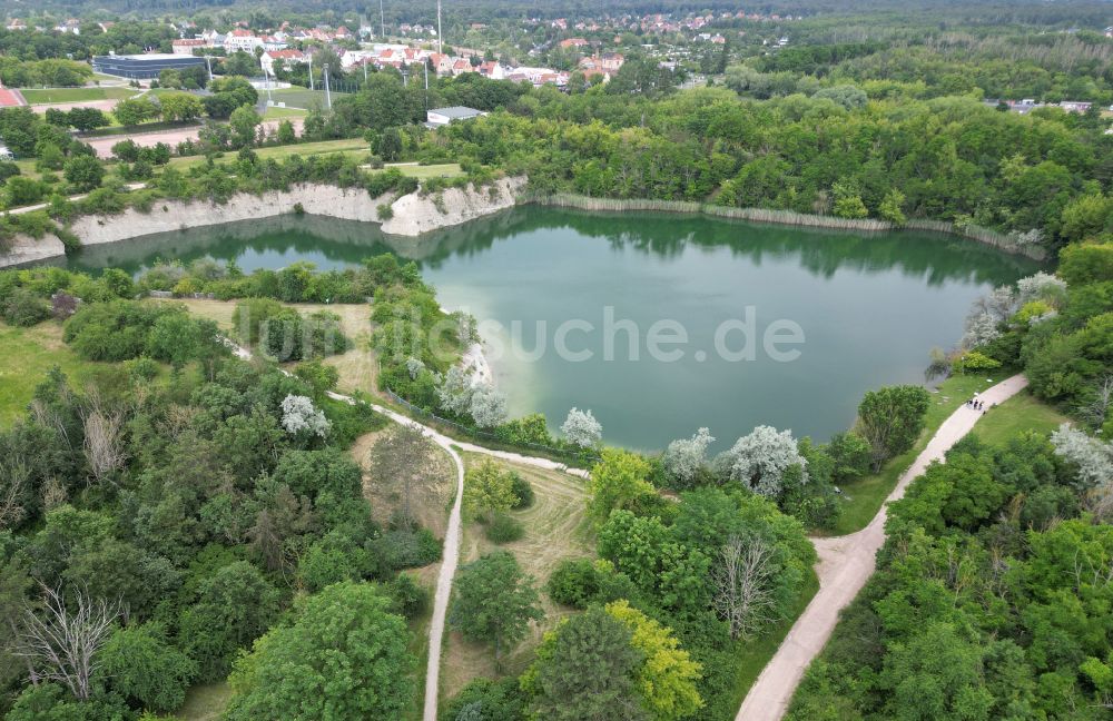 Luftaufnahme Berlin - Baustelle zum Neubau des Heizkraftwerkes - Kraft-Wärme-Kopplungsanlage im Ortsteil Marzahn in Berlin, Deutschland