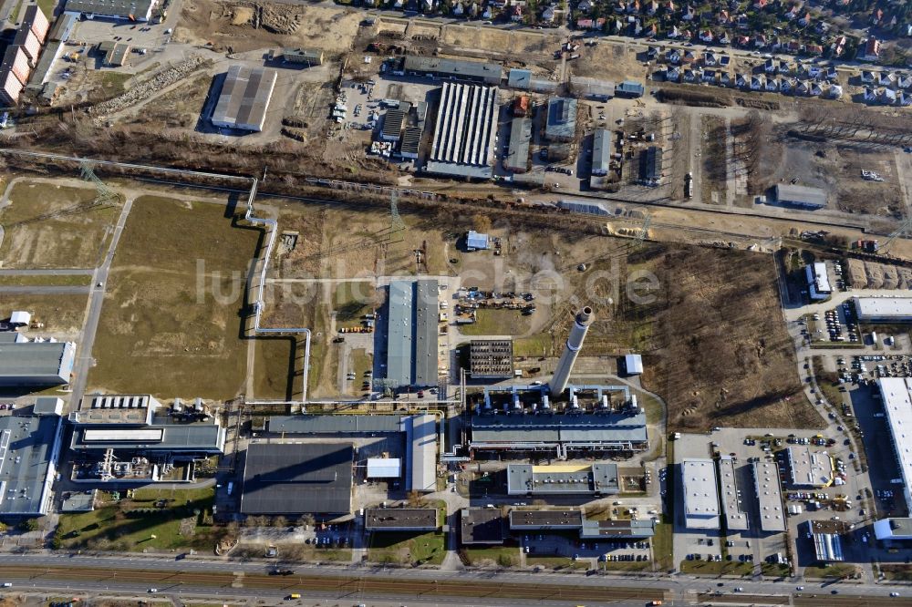 Luftaufnahme Berlin - Baustelle zum Neubau des Heizkraftwerkes - Kraft-Wärme-Kopplungsanlage im Ortsteil Marzahn in Berlin, Deutschland