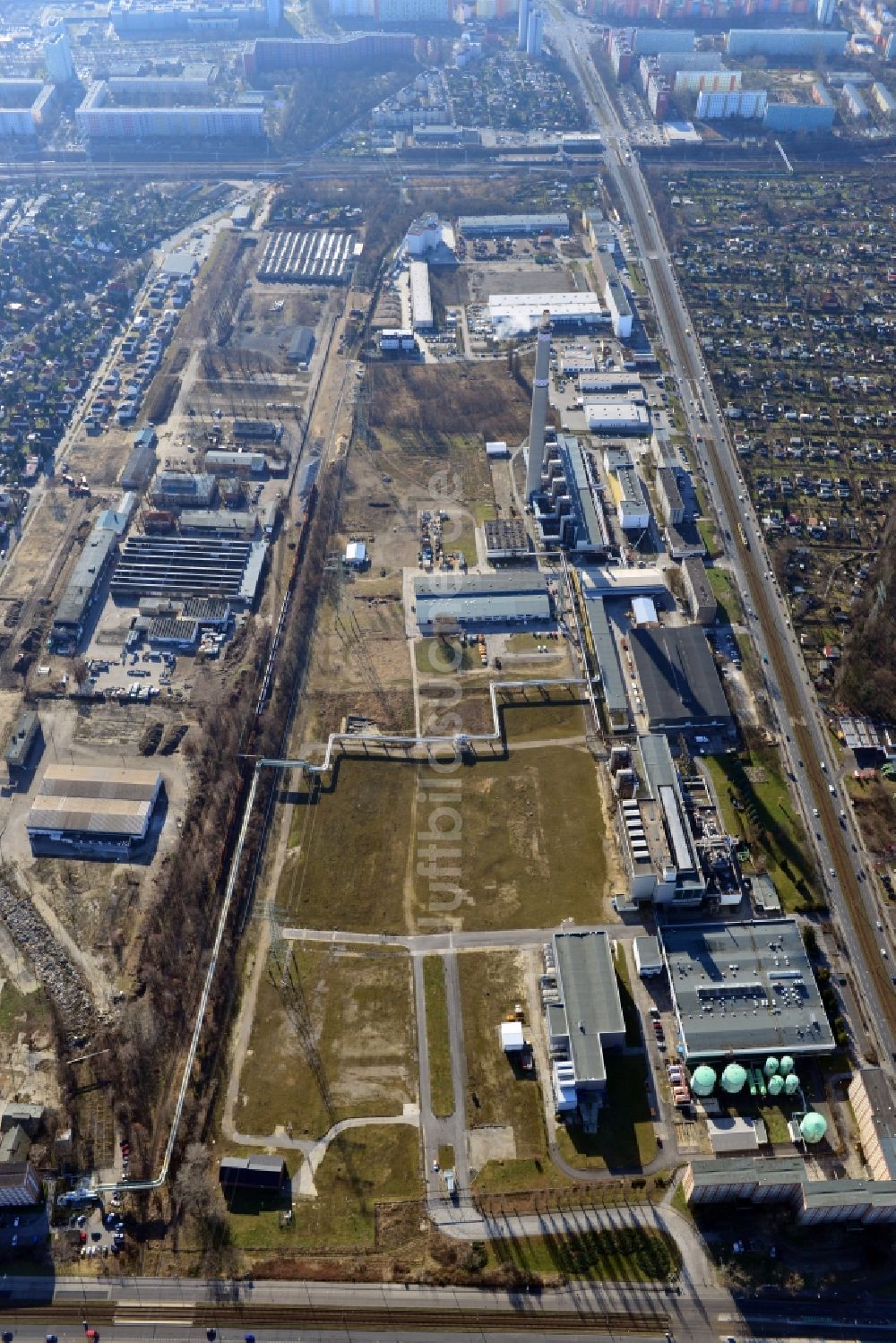 Berlin von oben - Baustelle zum Neubau des Heizkraftwerkes - Kraft-Wärme-Kopplungsanlage im Ortsteil Marzahn in Berlin, Deutschland