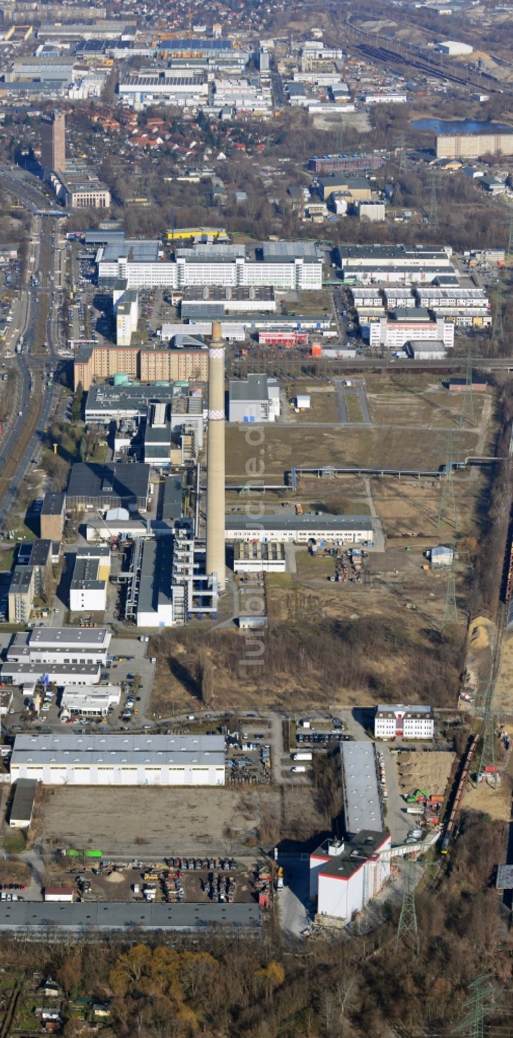 Berlin aus der Vogelperspektive: Baustelle zum Neubau des Heizkraftwerkes - Kraft-Wärme-Kopplungsanlage im Ortsteil Marzahn in Berlin, Deutschland