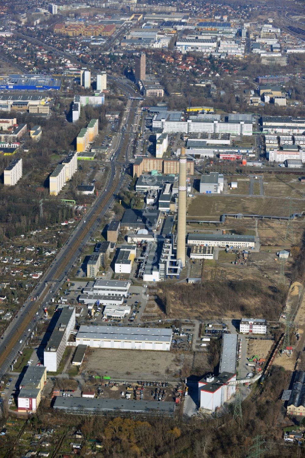 Luftbild Berlin - Baustelle zum Neubau des Heizkraftwerkes - Kraft-Wärme-Kopplungsanlage im Ortsteil Marzahn in Berlin, Deutschland